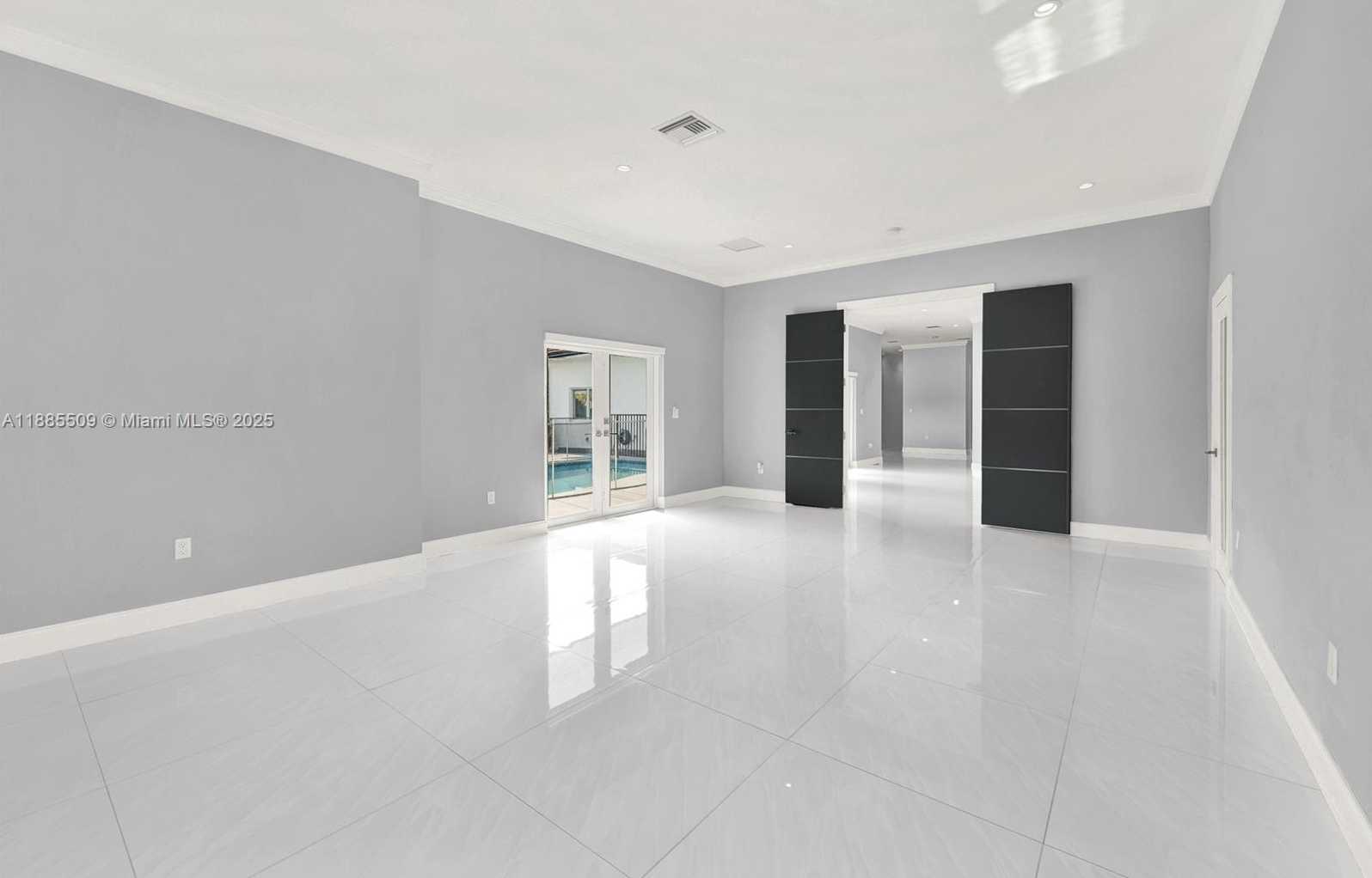 Small Image of 11921 SOUTH WEST 82ND RD, Miami Number 14