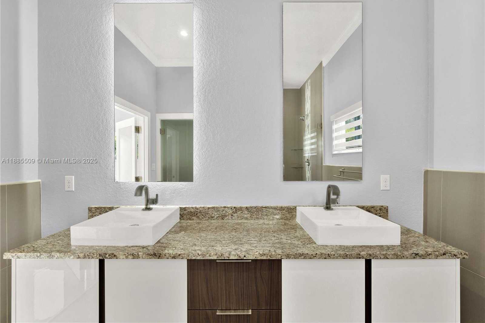Small Image of 11921 SOUTH WEST 82ND RD, Miami Number 16