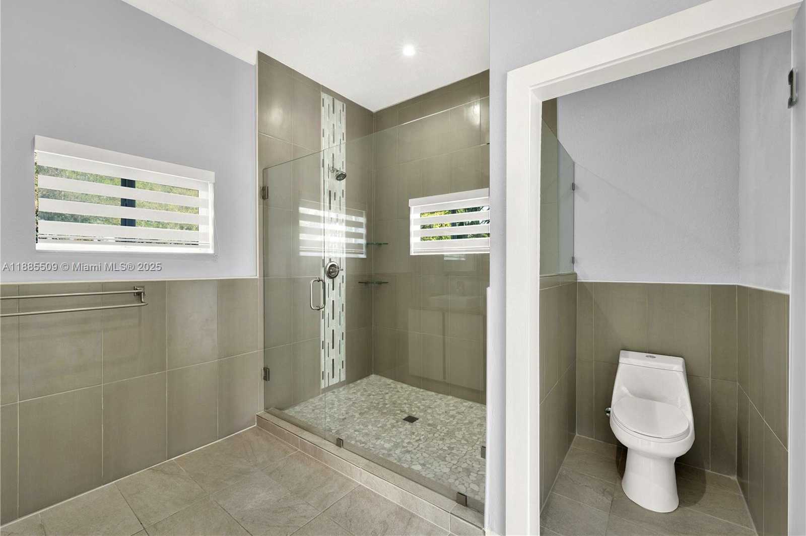 Small Image of 11921 SOUTH WEST 82ND RD, Miami Number 17