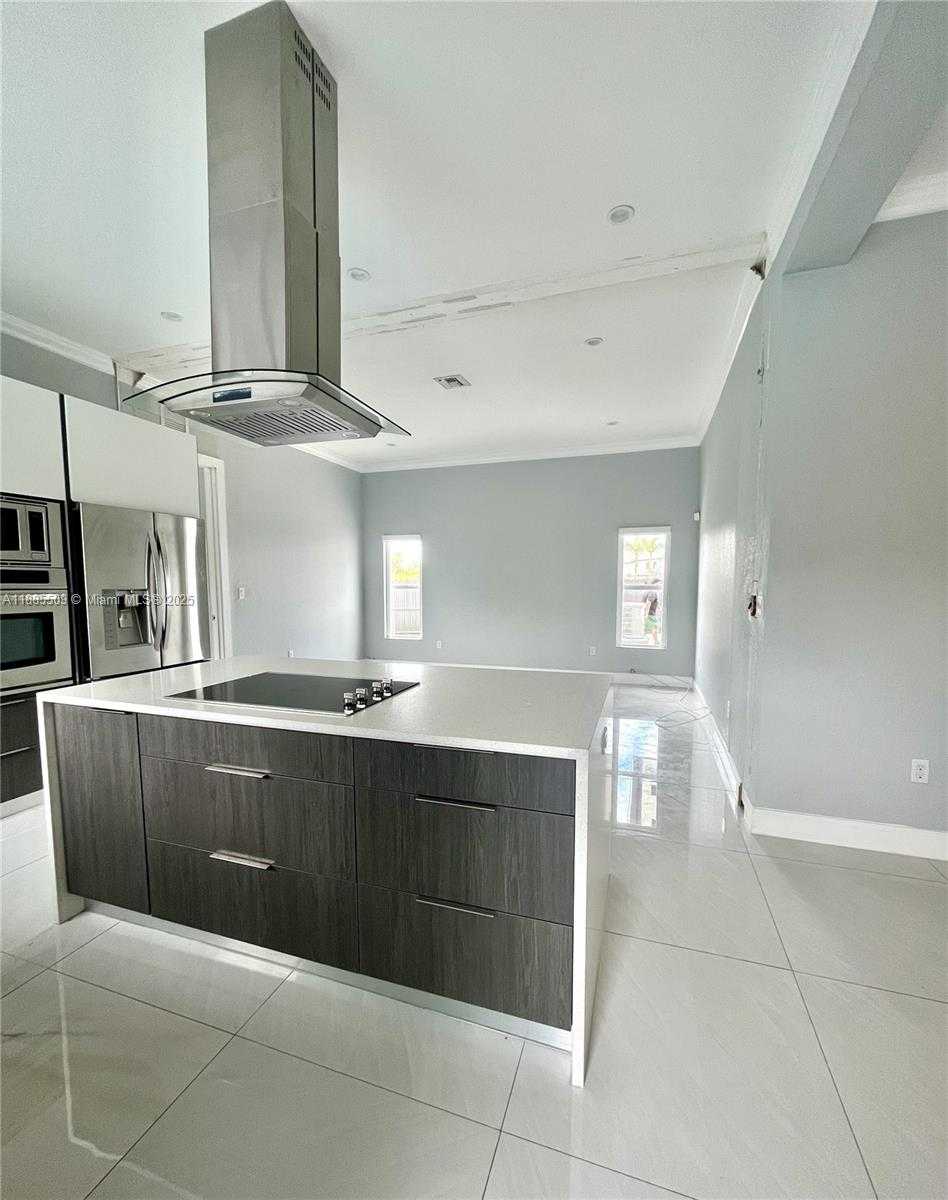 Small Image of 11921 SOUTH WEST 82ND RD, Miami Number 21