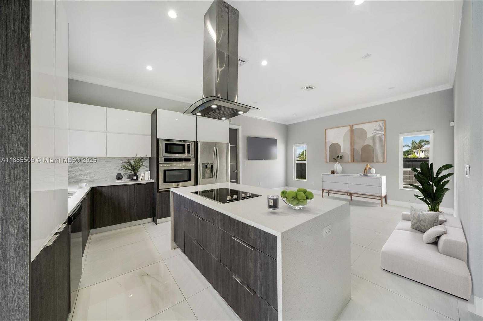 Small Image of 11921 SOUTH WEST 82ND RD, Miami Number 22