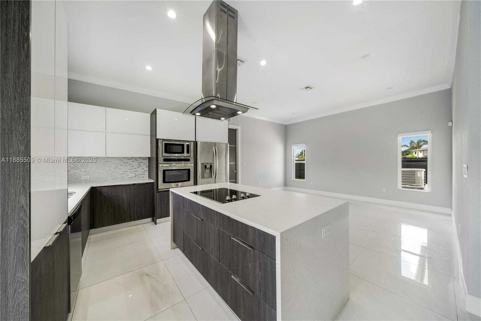 Small Image of 11921 SOUTH WEST 82ND RD, Miami Number 23