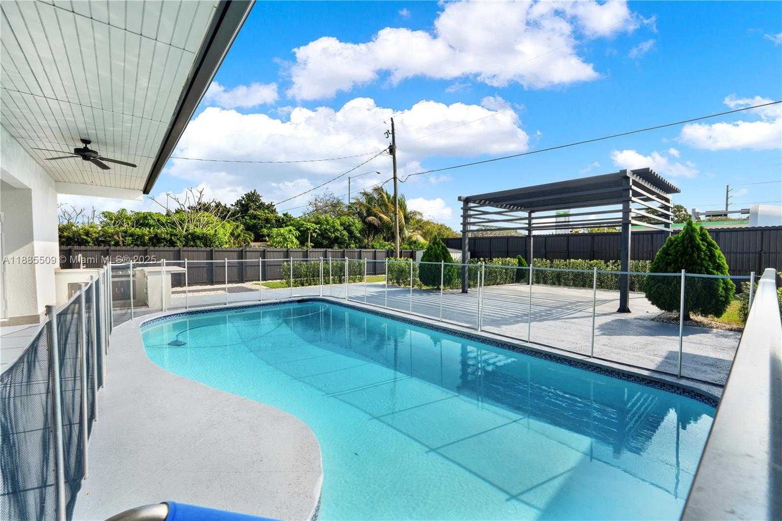 Small Image of 11921 SOUTH WEST 82ND RD, Miami Number 29