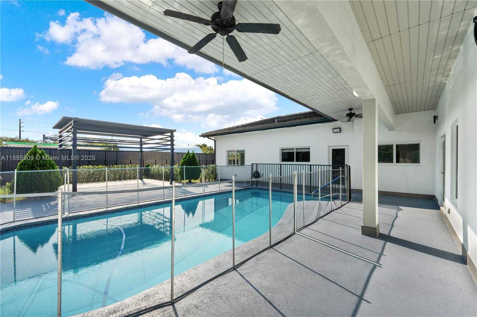 Small Image of 11921 SOUTH WEST 82ND RD, Miami Number 30