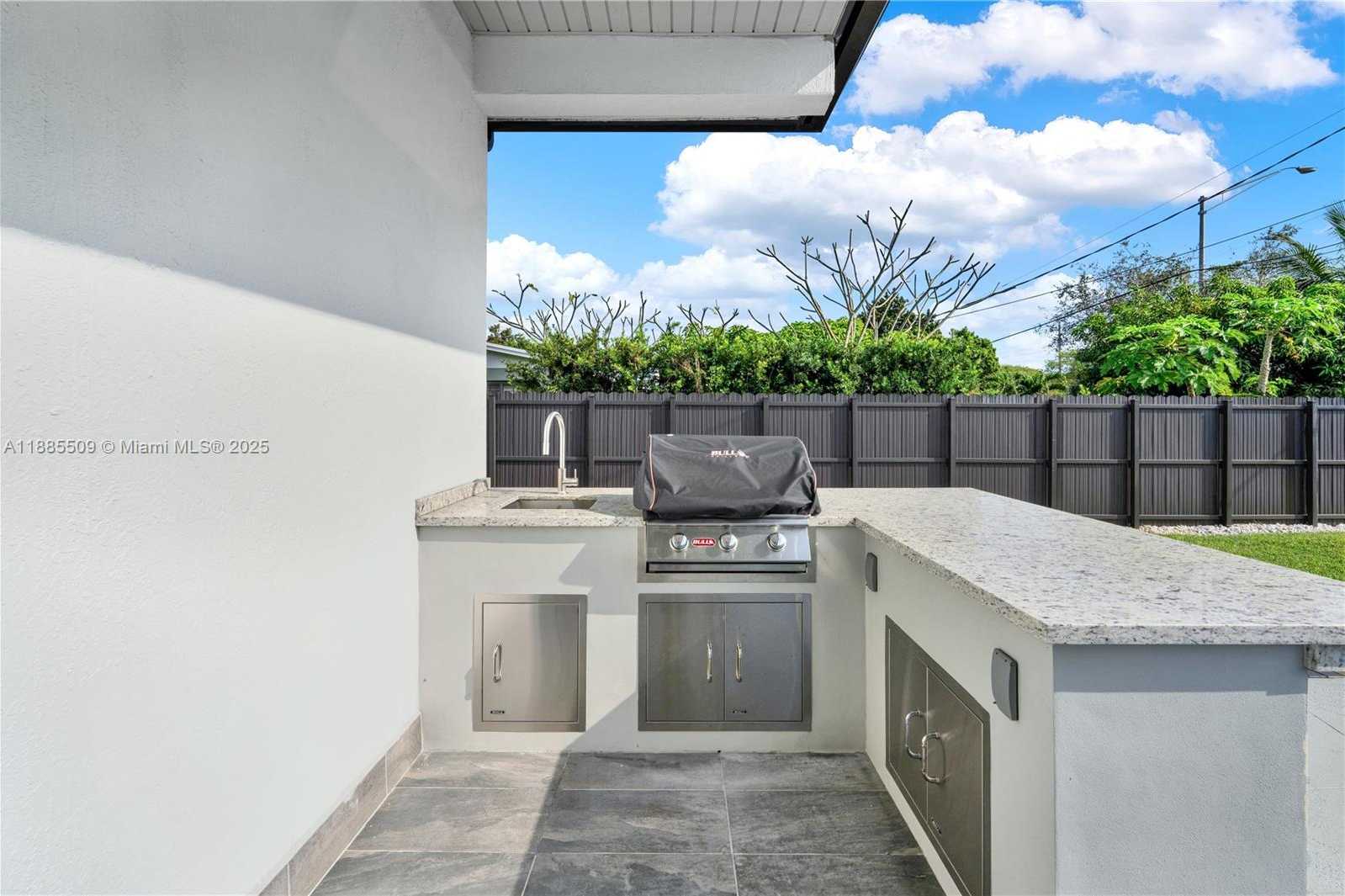 Small Image of 11921 SOUTH WEST 82ND RD, Miami Number 31
