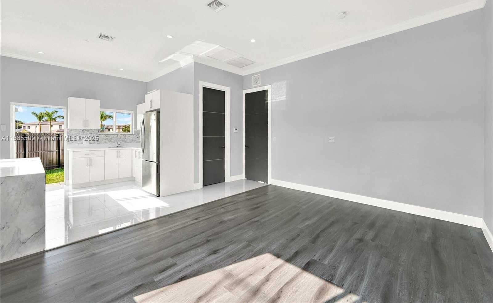 Small Image of 11921 SOUTH WEST 82ND RD, Miami Number 34