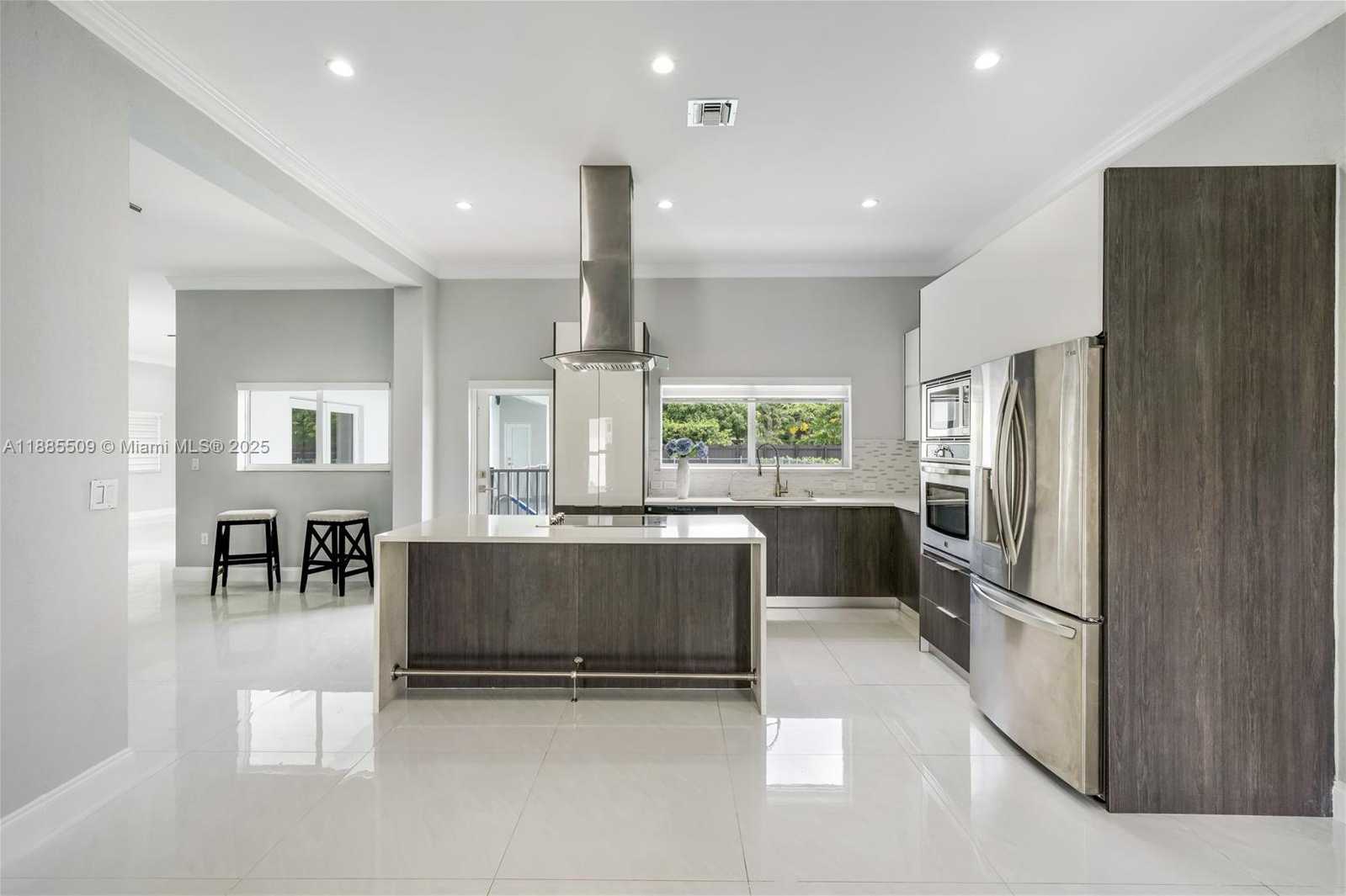 Small Image of 11921 SOUTH WEST 82ND RD, Miami Number 41