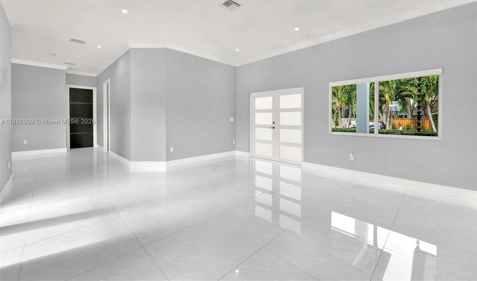 Small Image of 11921 SOUTH WEST 82ND RD, Miami Number 6