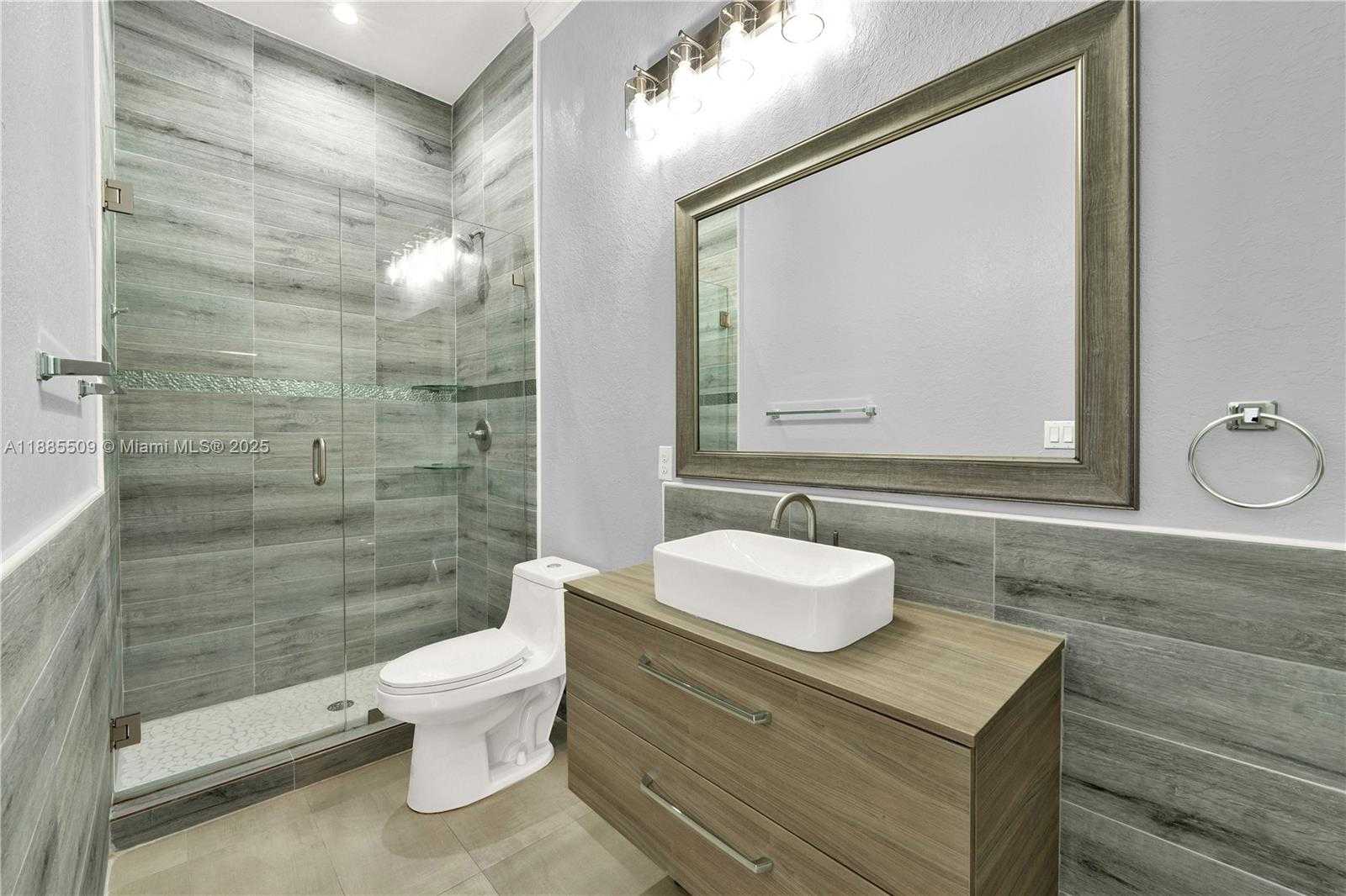 Small Image of 11921 SOUTH WEST 82ND RD, Miami Number 8