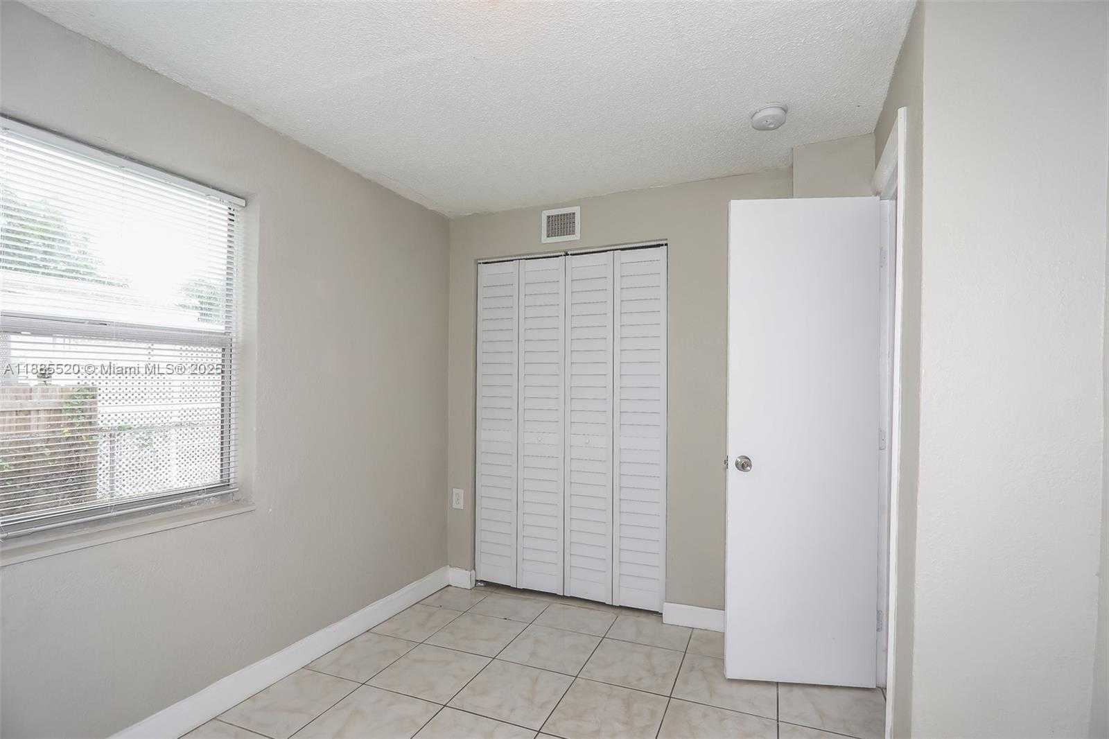 Small Image of 2161 NORTH WEST 97TH ST, Miami Number 10