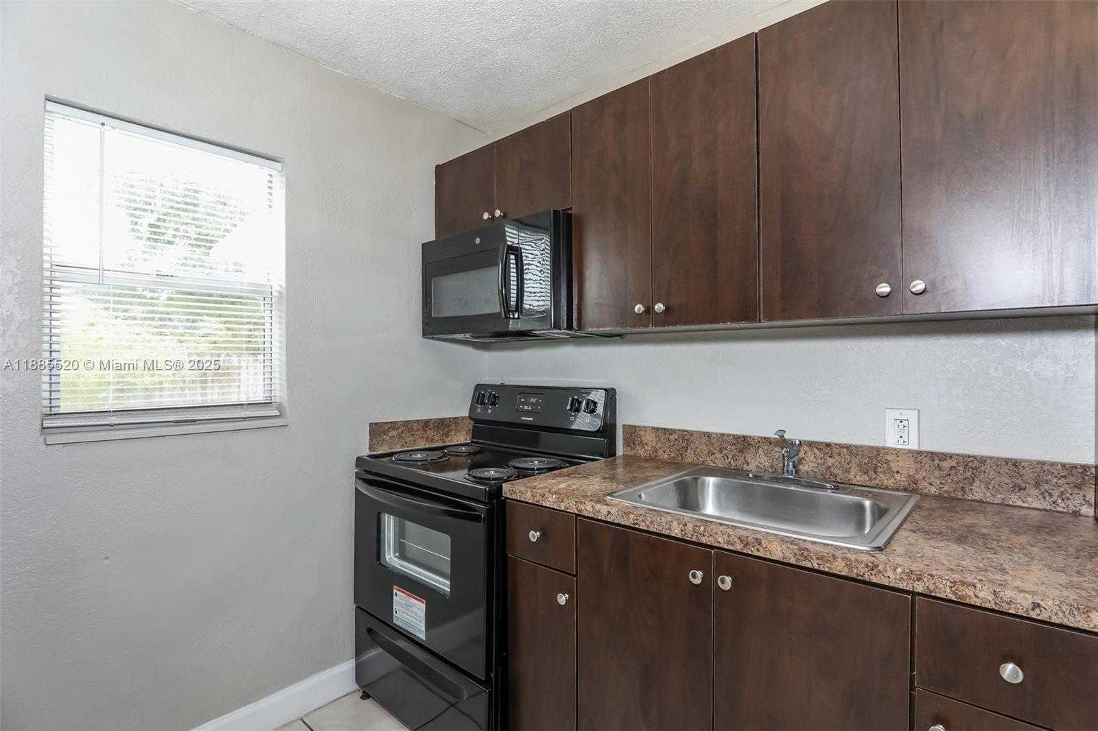 Small Image of 2161 NORTH WEST 97TH ST, Miami Number 7