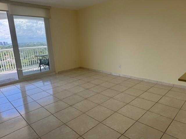 Small Image of 5401 COLLINS AVE #1129, Miami Beach Number 19