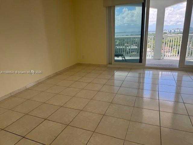Small Image of 5401 COLLINS AVE #1129, Miami Beach Number 21