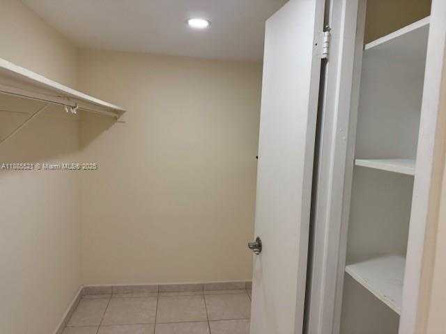 Small Image of 5401 COLLINS AVE #1129, Miami Beach Number 22