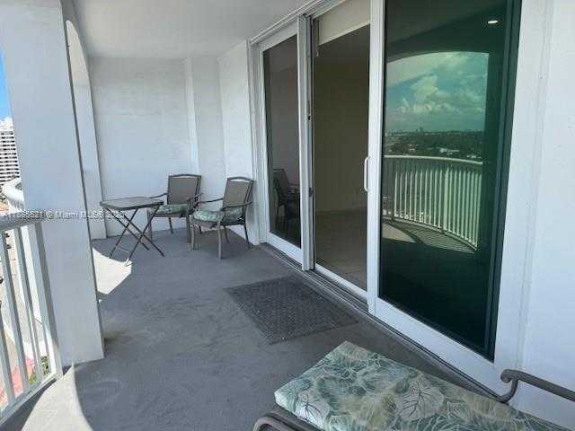 Small Image of 5401 COLLINS AVE #1129, Miami Beach Number 26