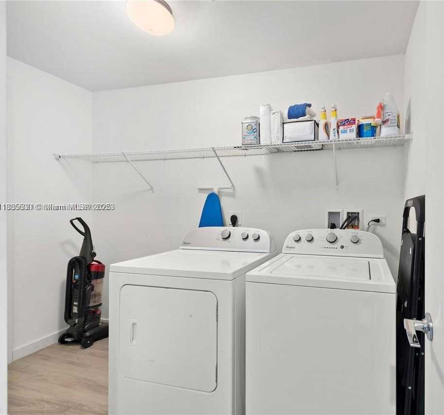 Small Image of 999 SOUTH WEST 1ST AVE #1811, Miami Number 16