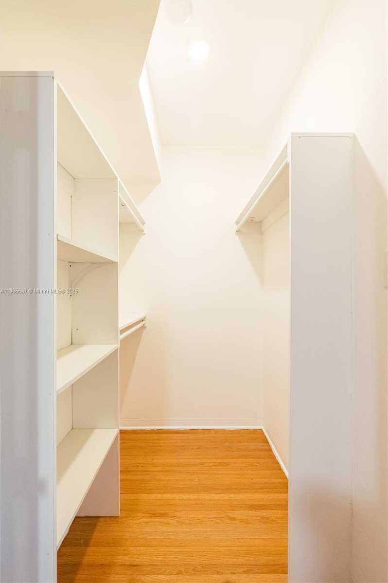 Small Image of 5600 SAN VICENTE ST, Coral Gables Number 19