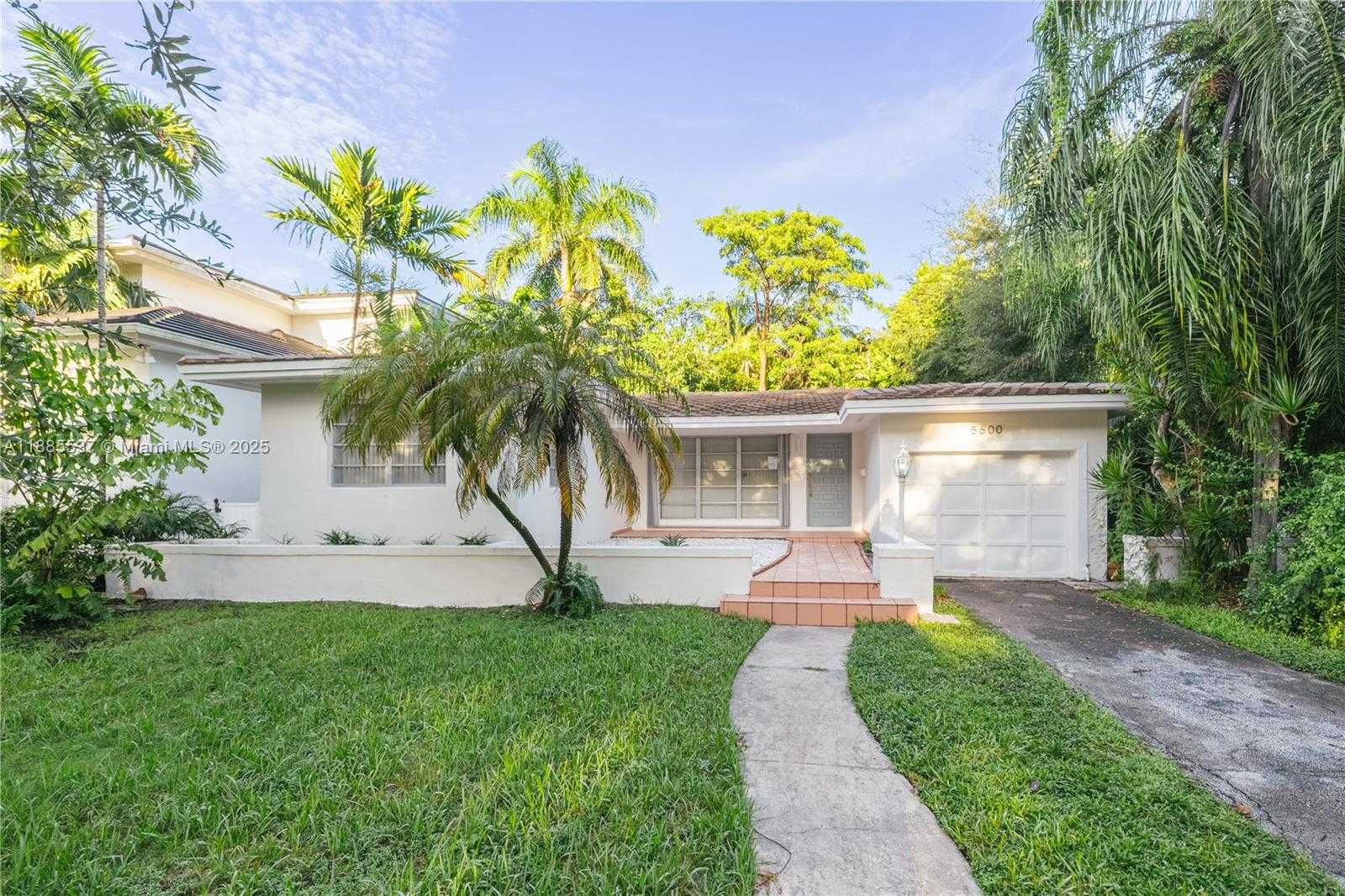 Small Image of 5600 SAN VICENTE ST, Coral Gables Number 2