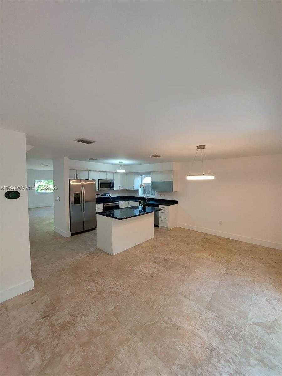 Small Image of 2839 SOUTH WEST 25TH TER #2839, Miami Number 12
