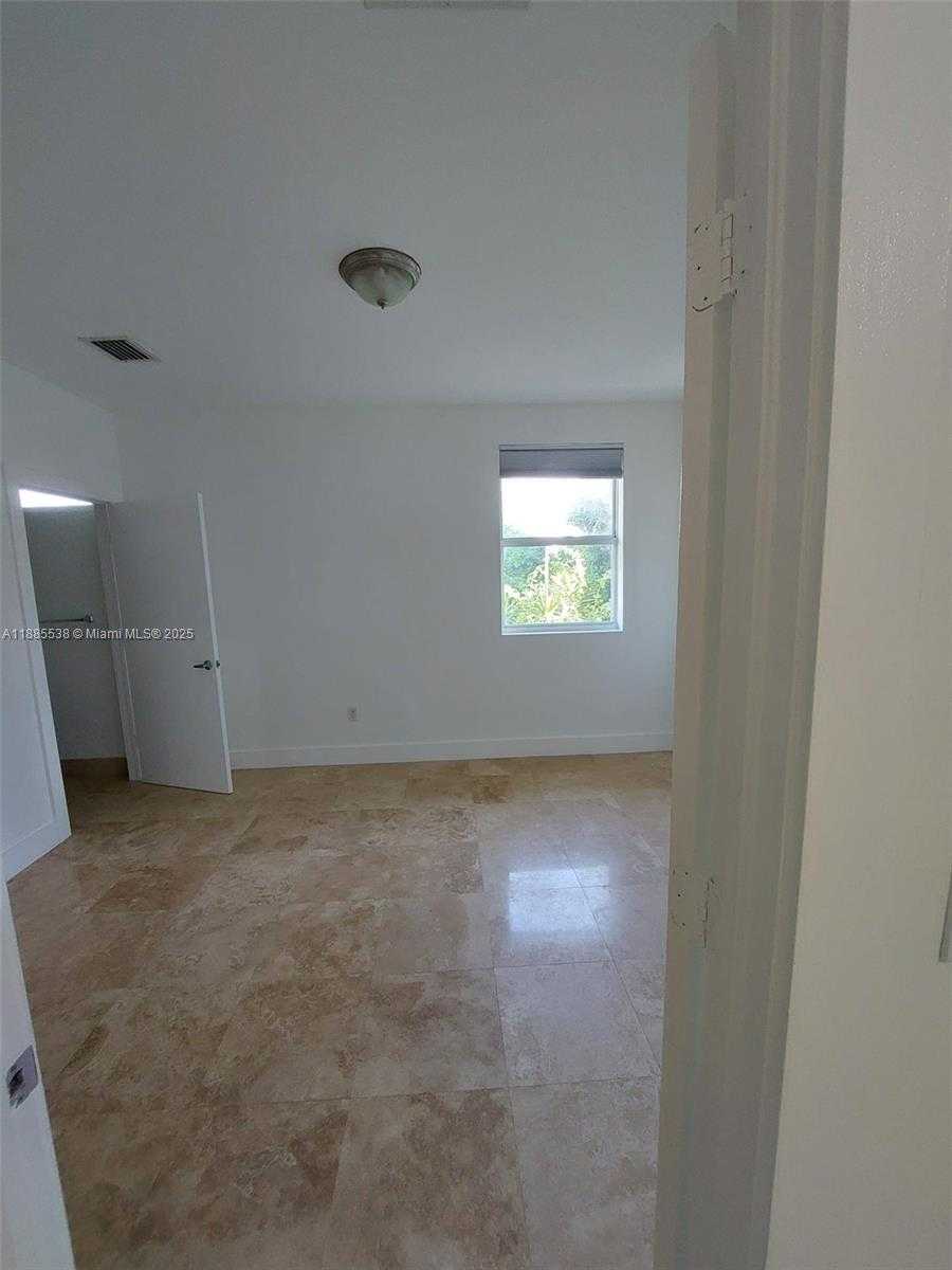 Small Image of 2839 SOUTH WEST 25TH TER #2839, Miami Number 19