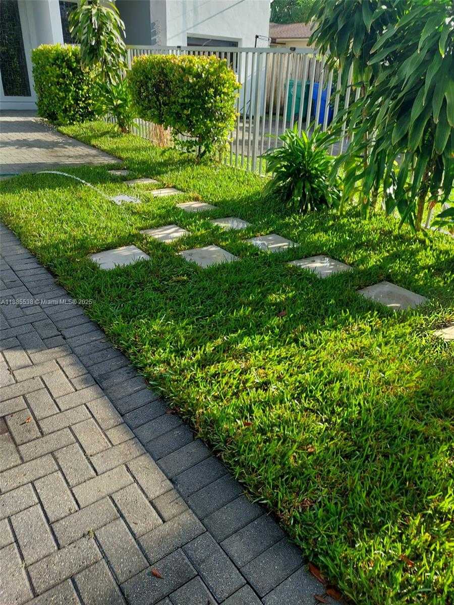 Small Image of 2839 SOUTH WEST 25TH TER #2839, Miami Number 26