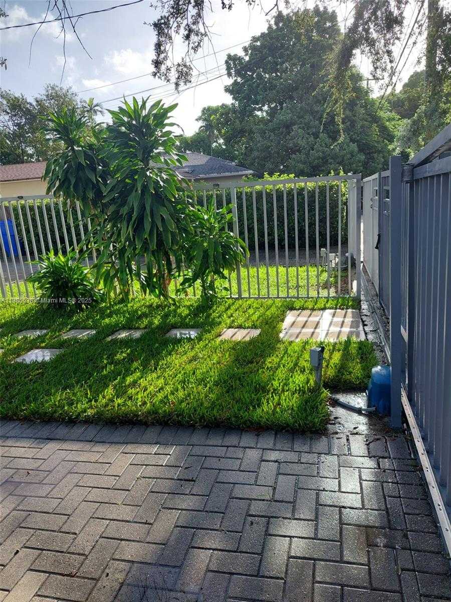 Small Image of 2839 SOUTH WEST 25TH TER #2839, Miami Number 30