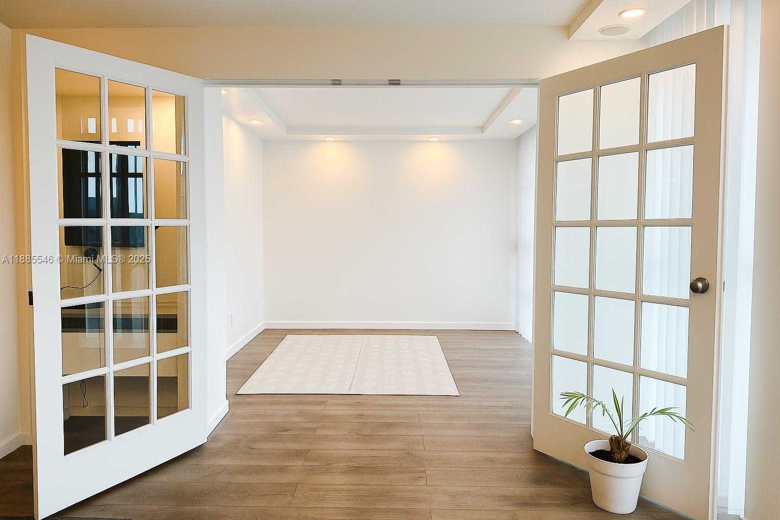 Small Image of 2001 ATLANTIC SHORES BLVD #510, Hallandale Beach Number 3