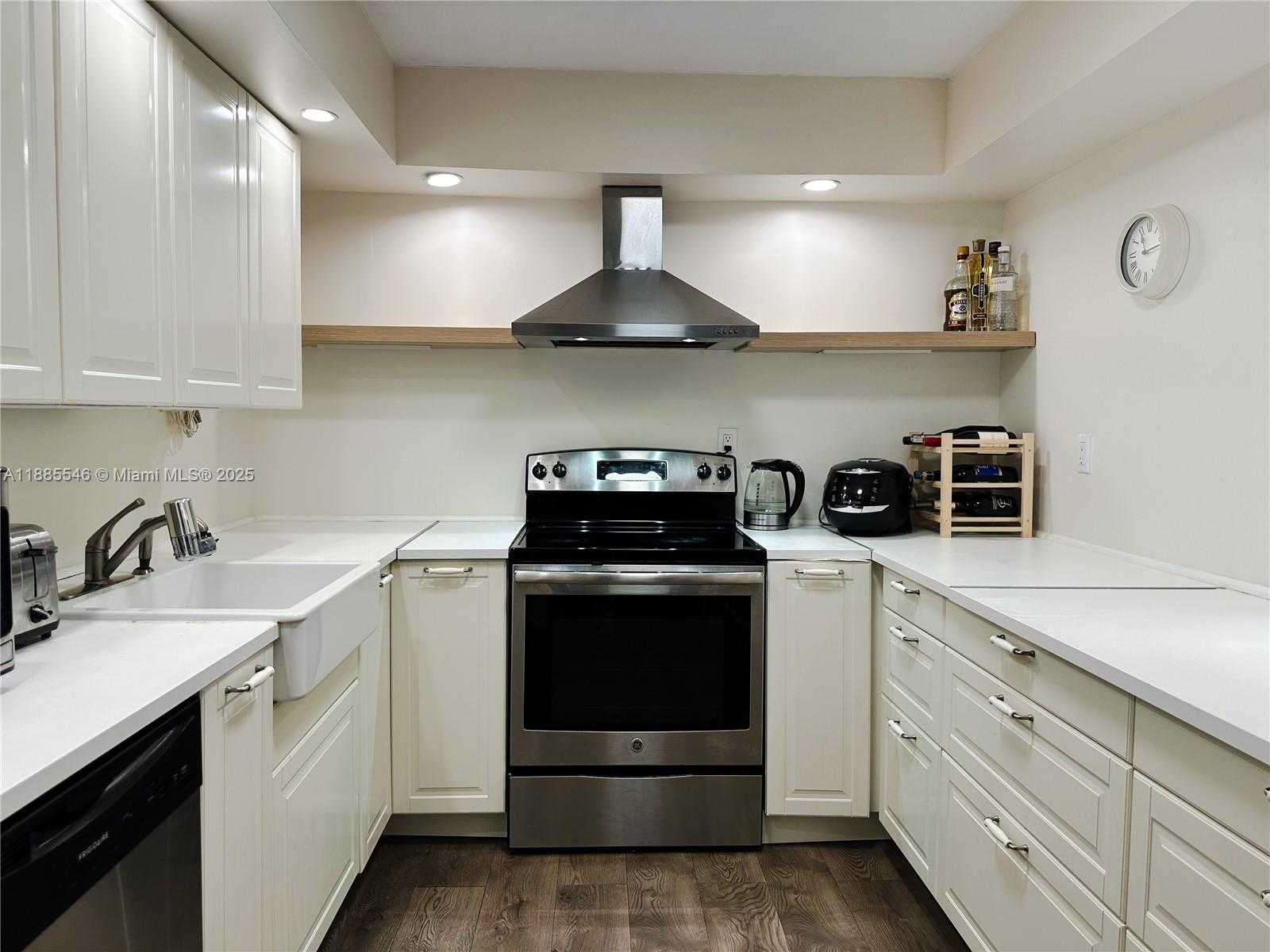 Small Image of 2001 ATLANTIC SHORES BLVD #510, Hallandale Beach Number 4