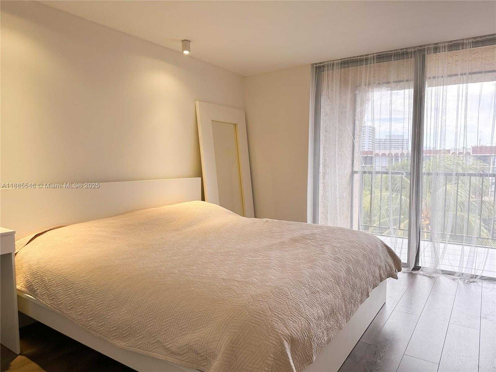Small Image of 2001 ATLANTIC SHORES BLVD #510, Hallandale Beach Number 6