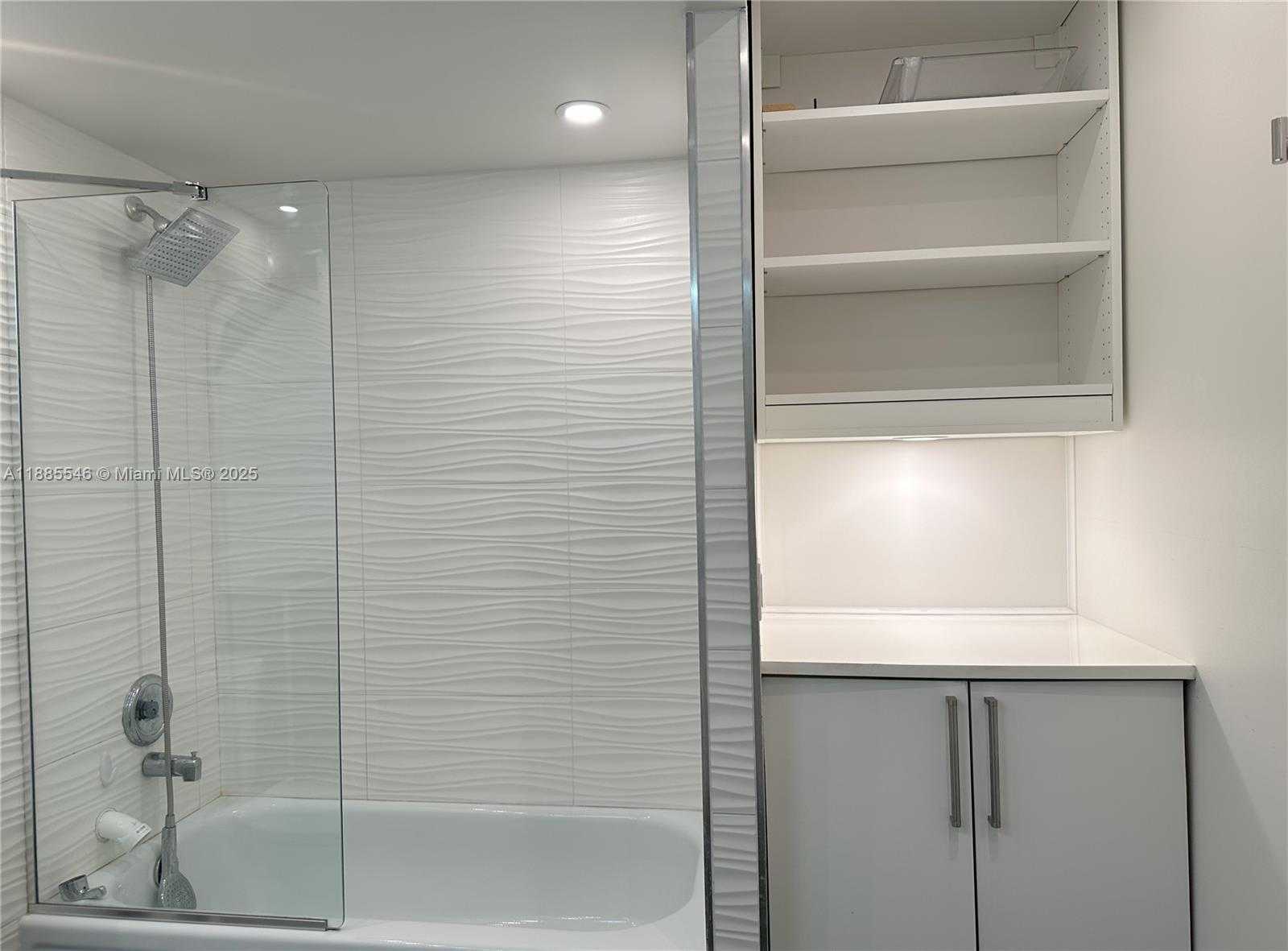Small Image of 2001 ATLANTIC SHORES BLVD #510, Hallandale Beach Number 9