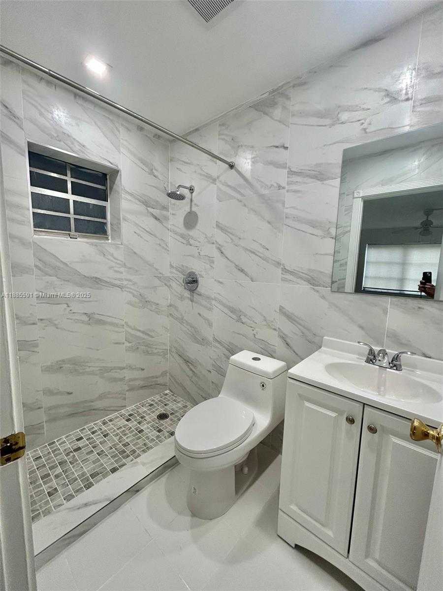 Small Image of 1431 SOUTH 14TH AVE #104, Hollywood Number 11