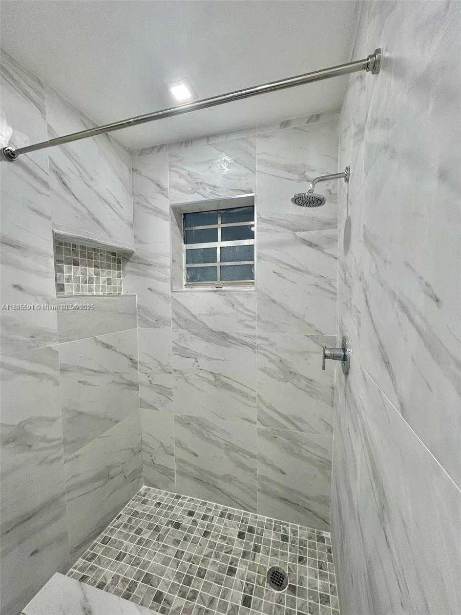 Small Image of 1431 SOUTH 14TH AVE #104, Hollywood Number 7