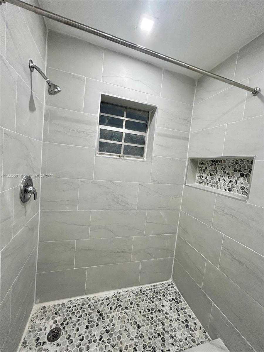 Small Image of 1431 SOUTH 14TH AVE #104, Hollywood Number 8