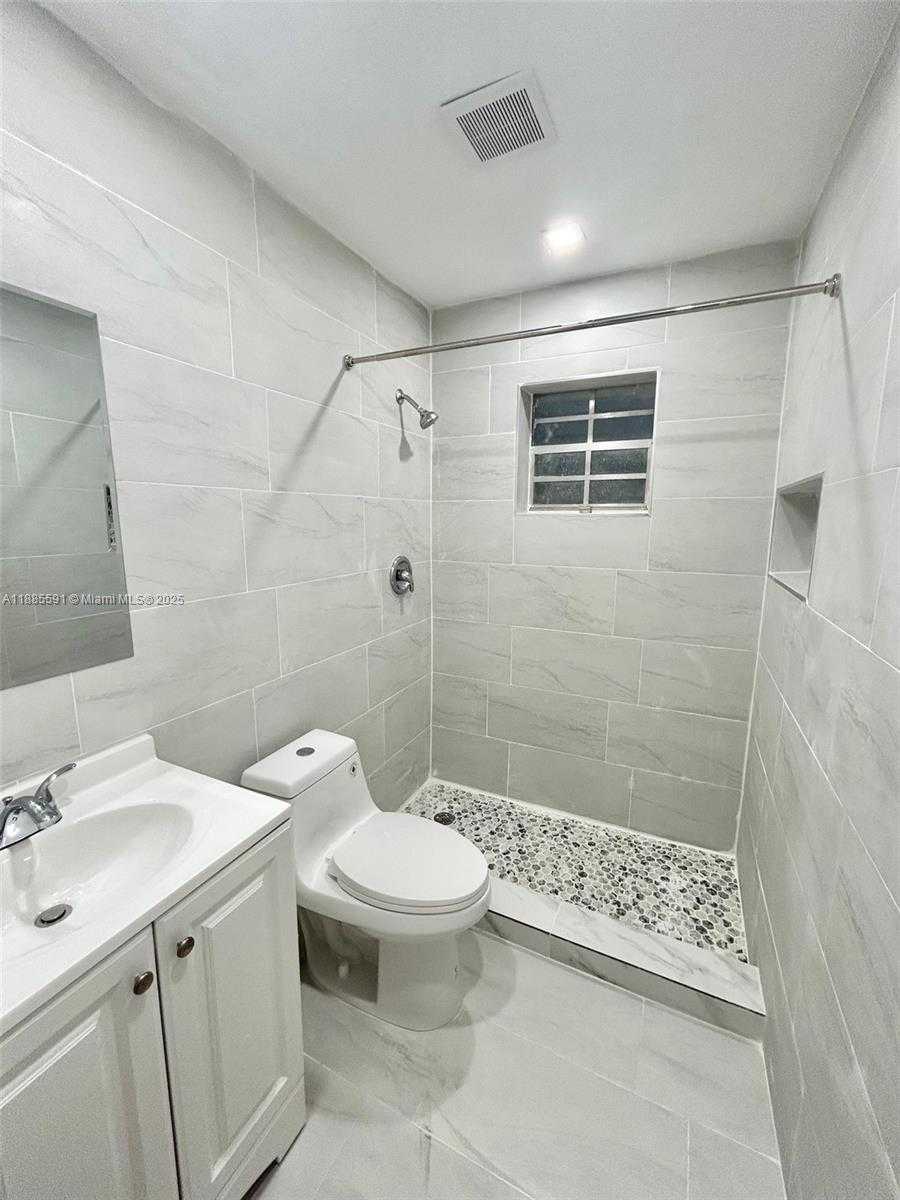 Small Image of 1431 SOUTH 14TH AVE #104, Hollywood Number 9