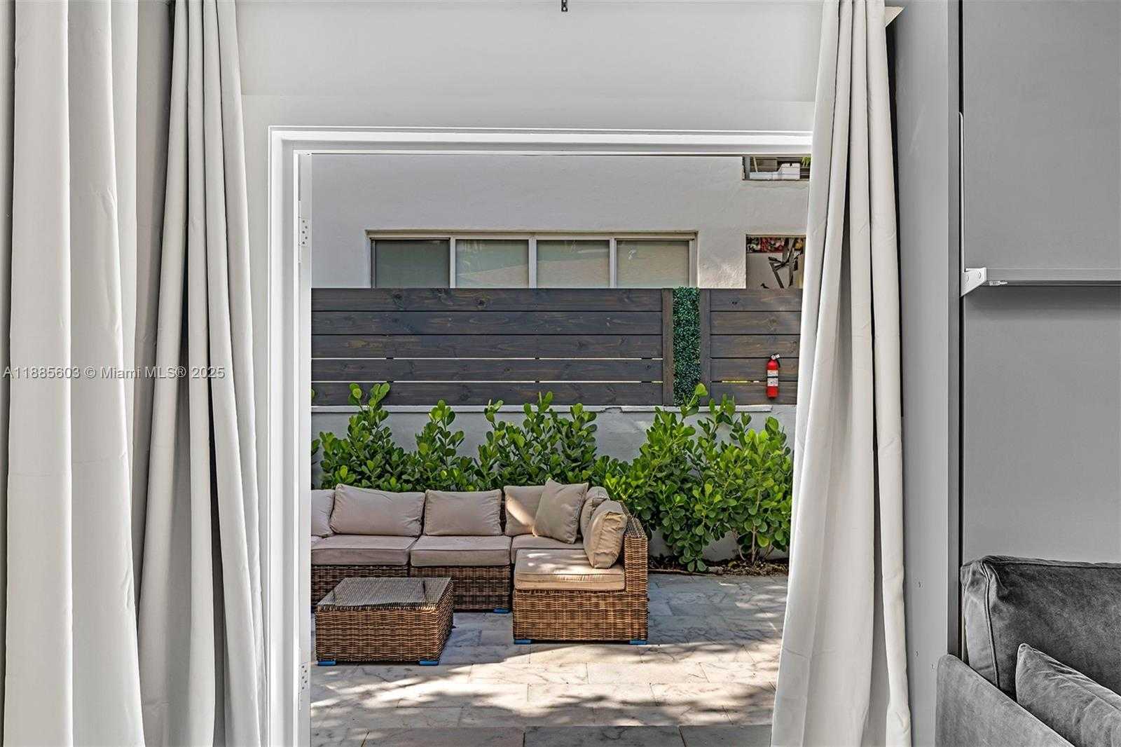 Small Image of 1000 10TH ST, Miami Beach Number 36