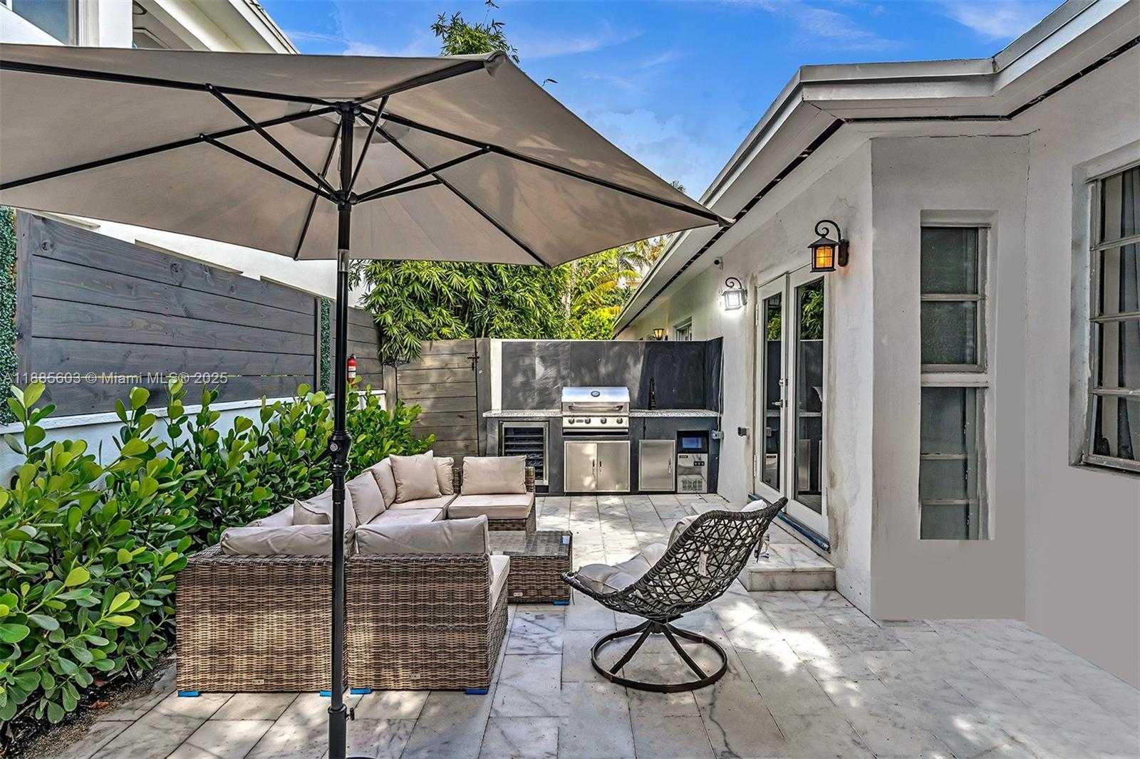 Small Image of 1000 10TH ST, Miami Beach Number 40