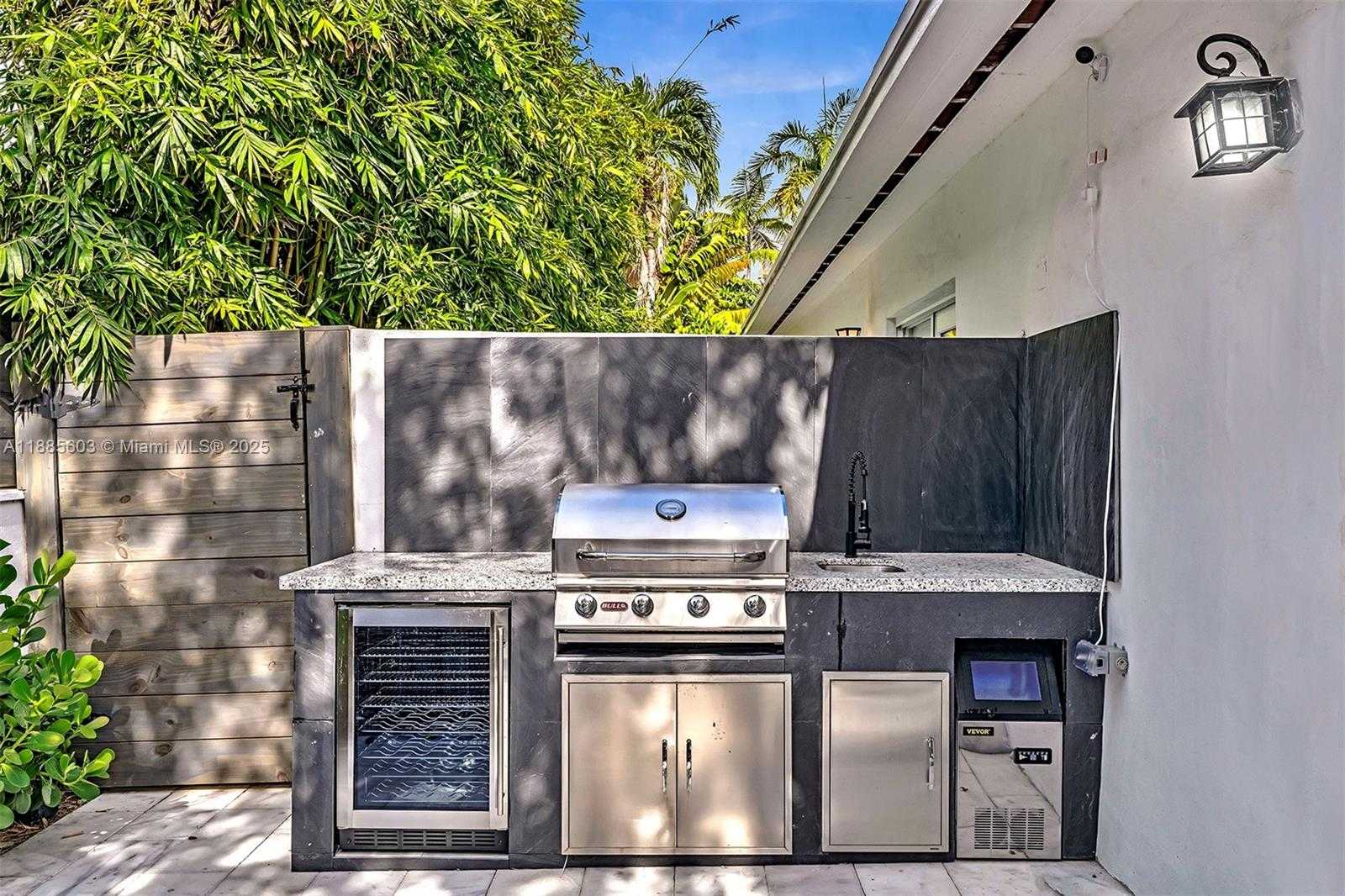 Small Image of 1000 10TH ST, Miami Beach Number 42