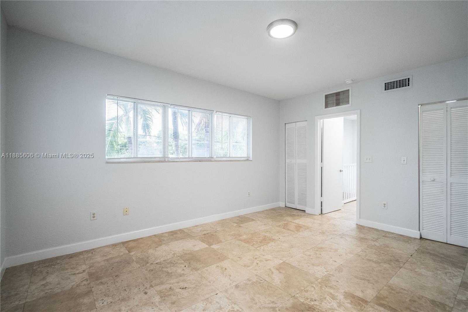Small Image of 2180 BAY DR #1A, Miami Beach Number 14