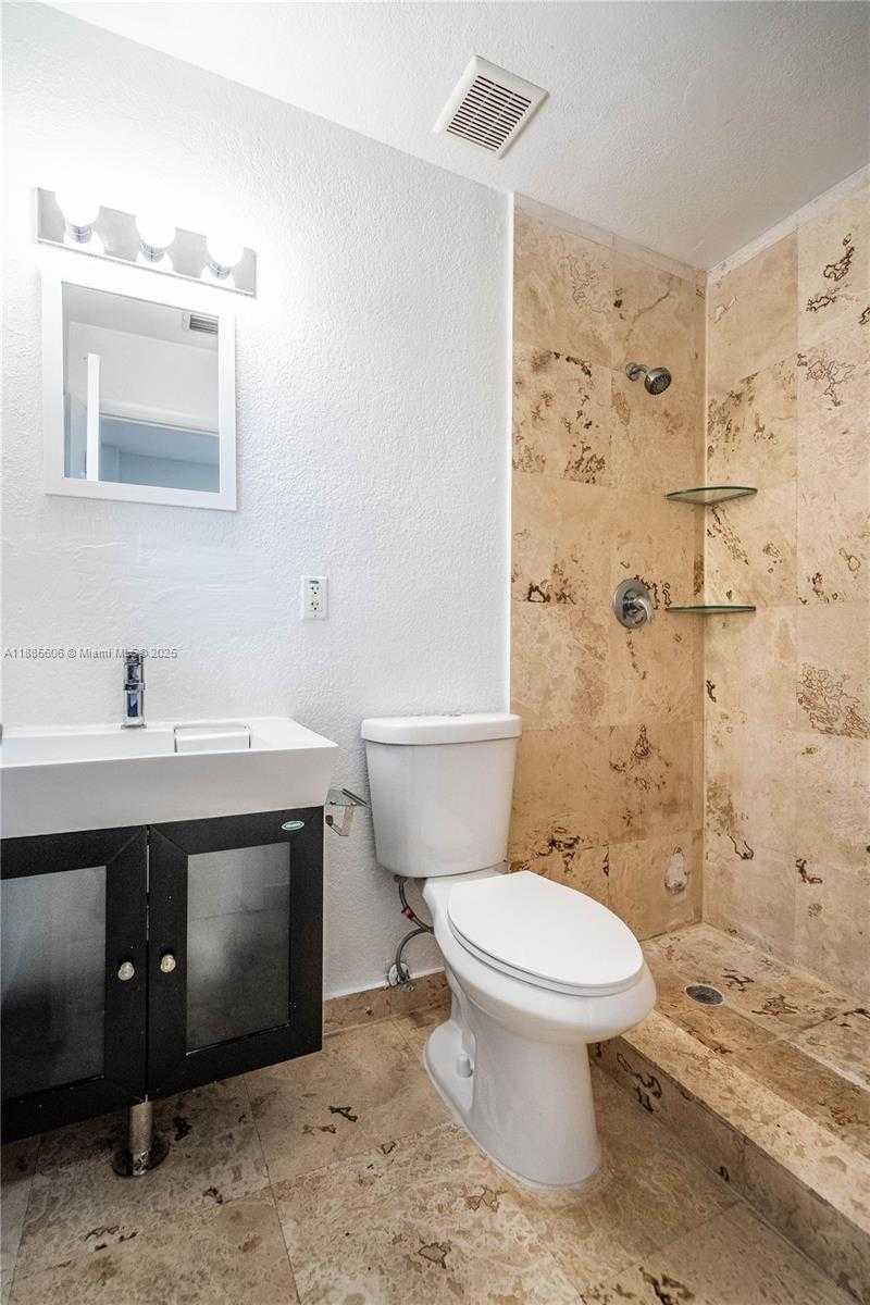 Small Image of 2180 BAY DR #1A, Miami Beach Number 16