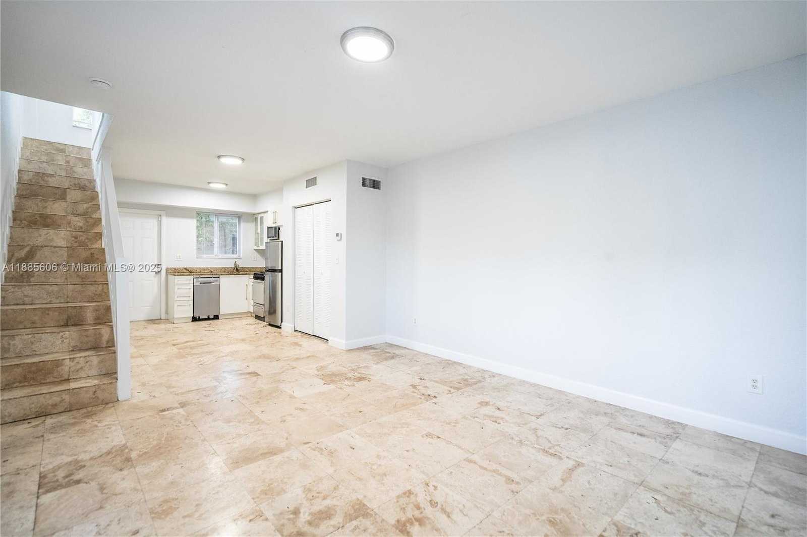 Small Image of 2180 BAY DR #1A, Miami Beach Number 4