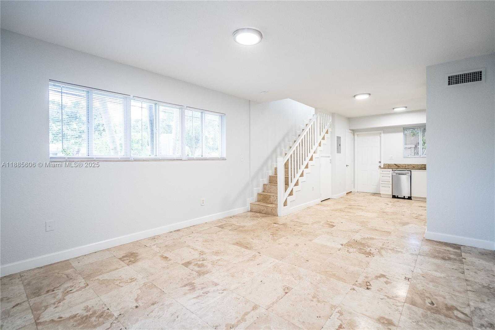 Small Image of 2180 BAY DR #1A, Miami Beach Number 5