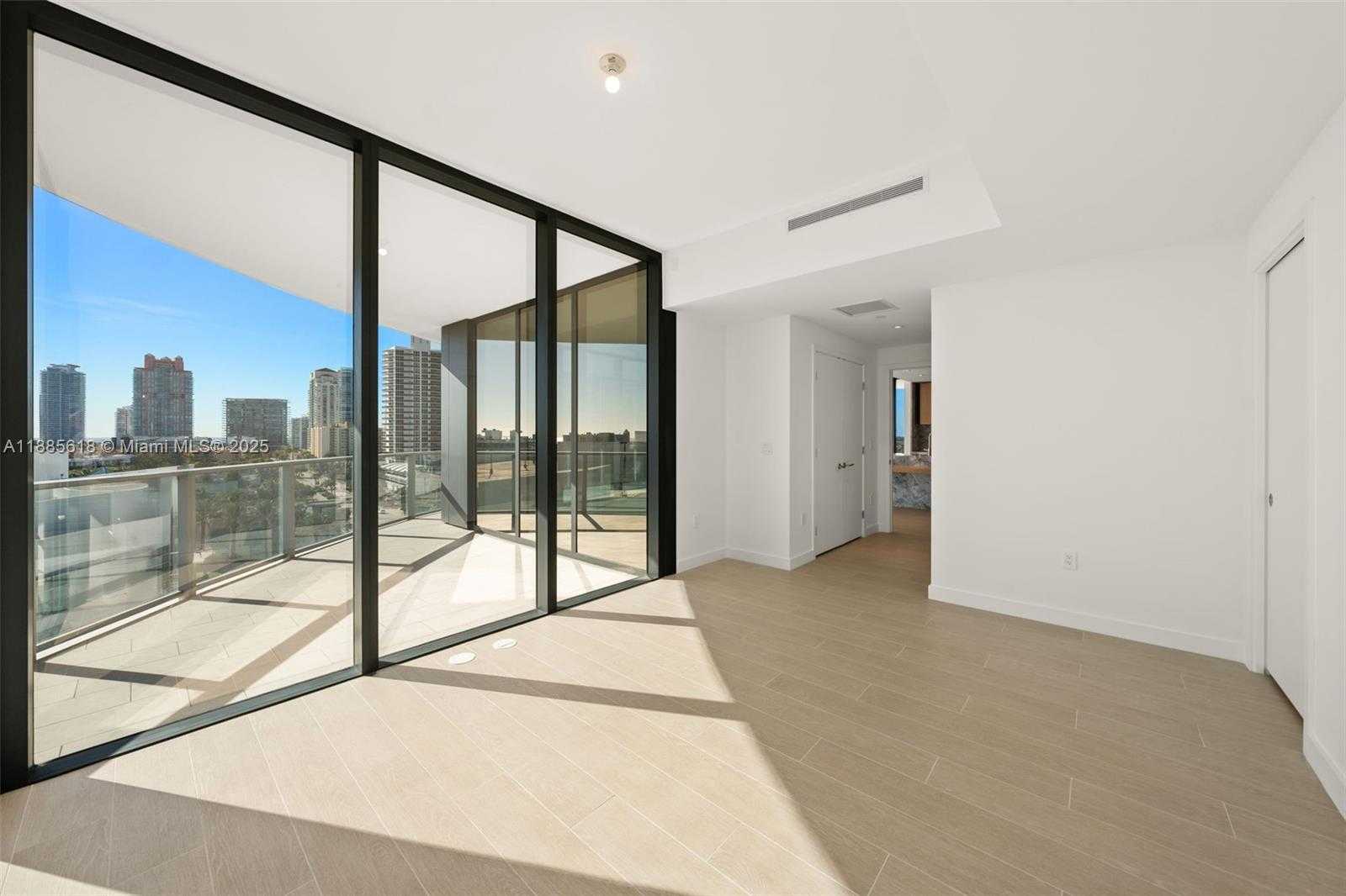 Small Image of 500 ALTON #1001, Miami Beach Number 15