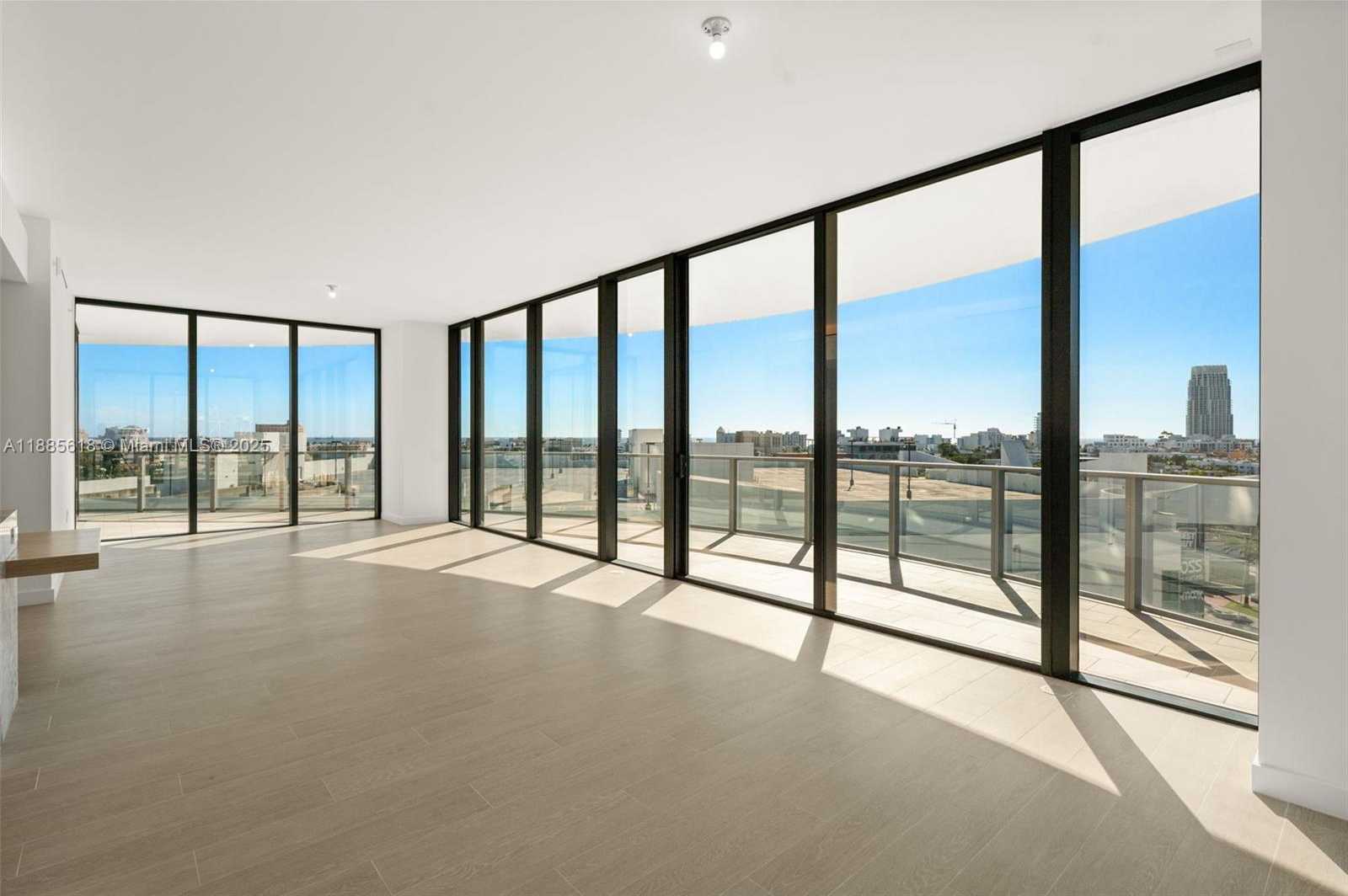 Small Image of 500 ALTON #1001, Miami Beach Number 2