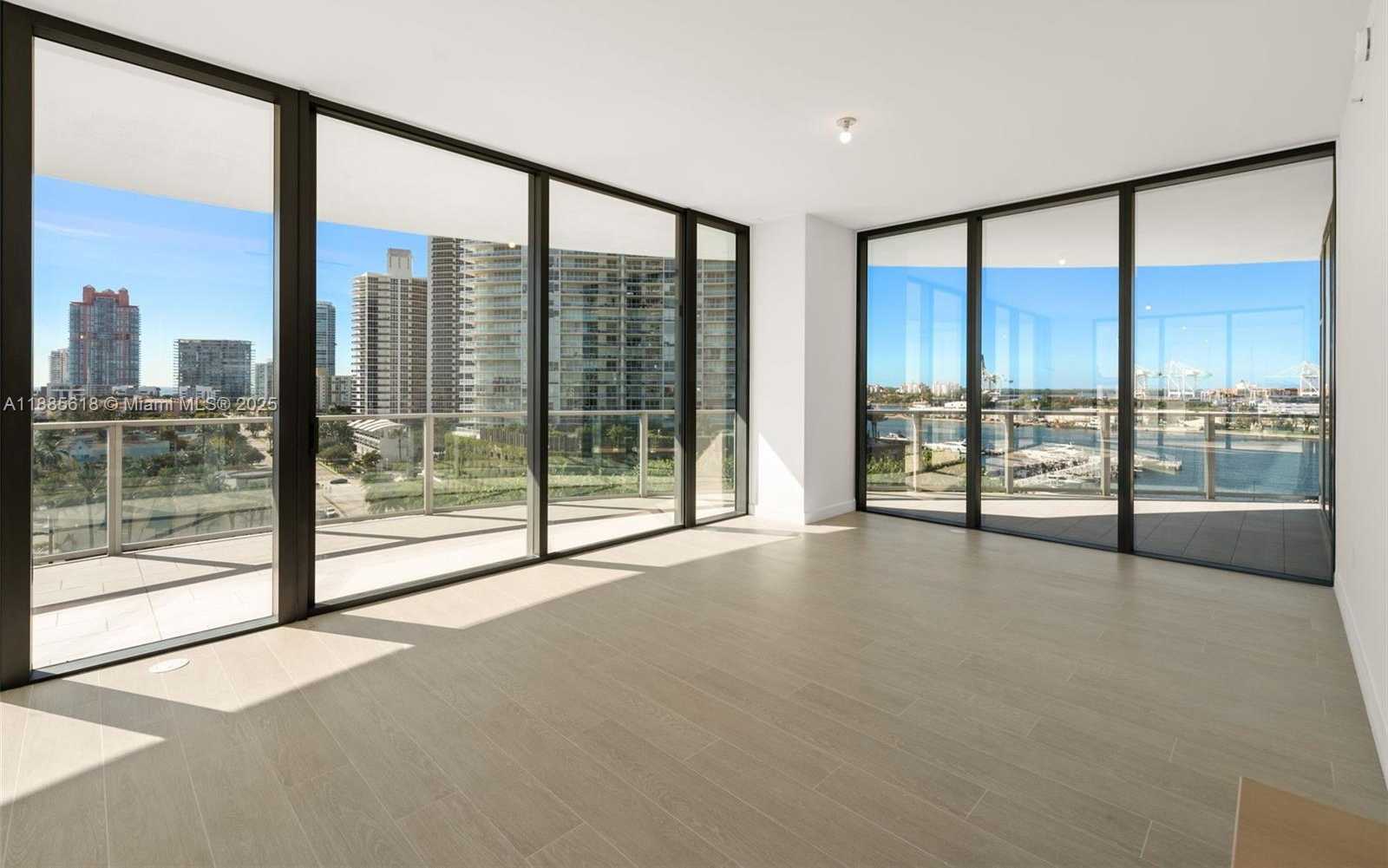 Small Image of 500 ALTON #1001, Miami Beach Number 3