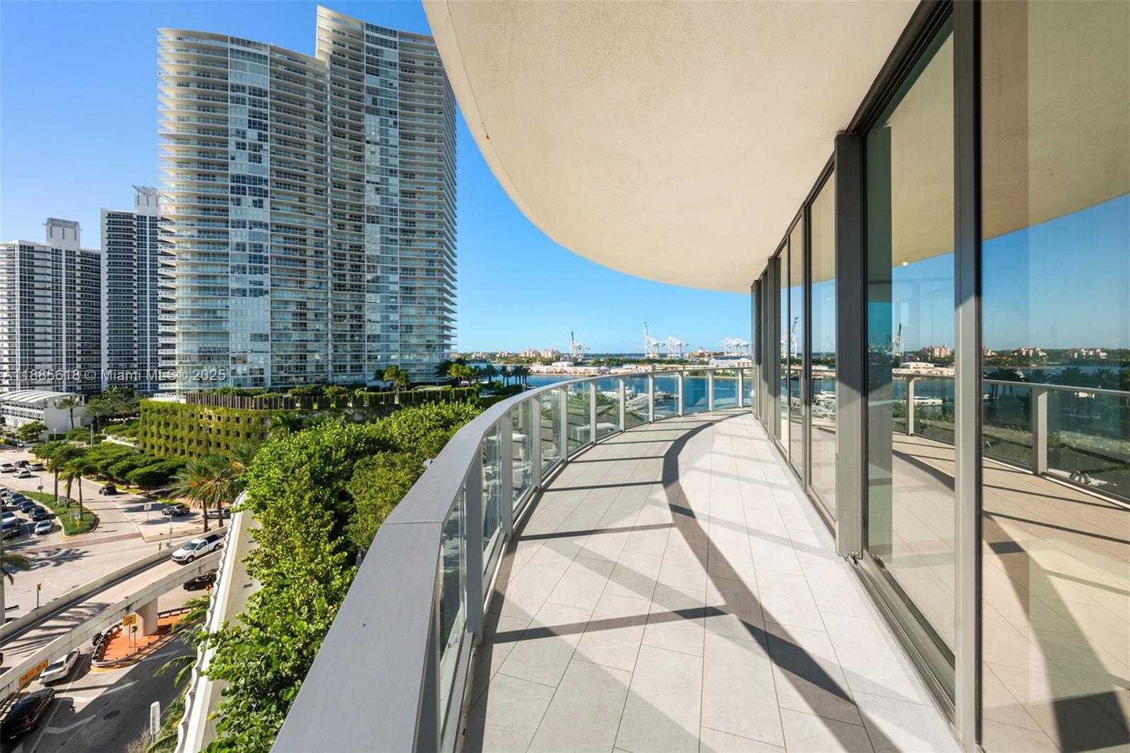 Small Image of 500 ALTON #1001, Miami Beach Number 36