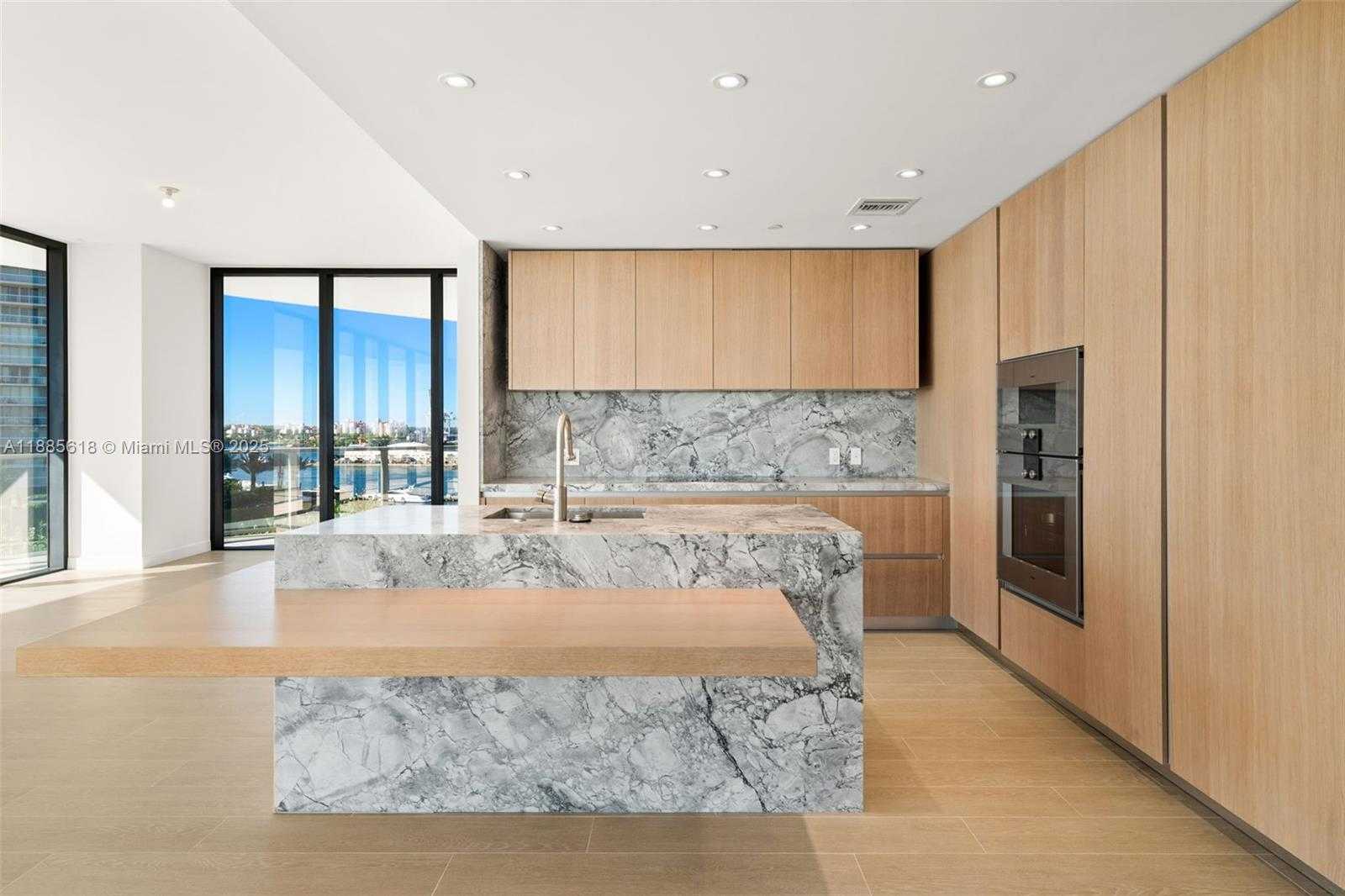 Small Image of 500 ALTON #1001, Miami Beach Number 41