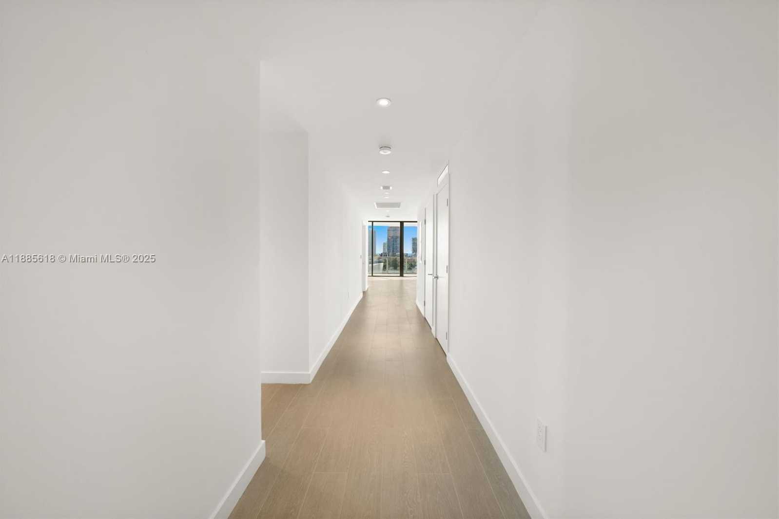 Small Image of 500 ALTON #1001, Miami Beach Number 44