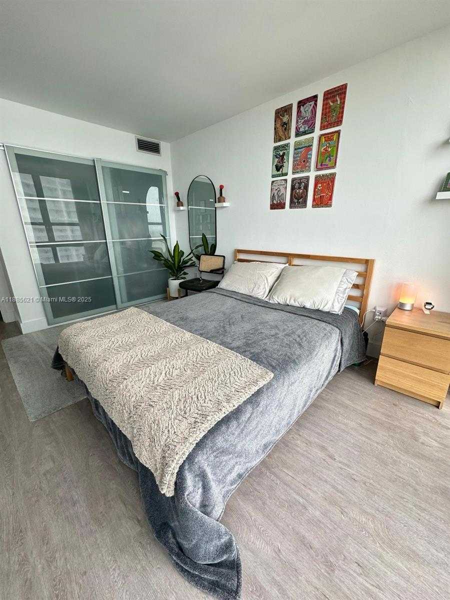 Small Image of 600 NORTH EAST 36TH ST #2002, Miami Number 15