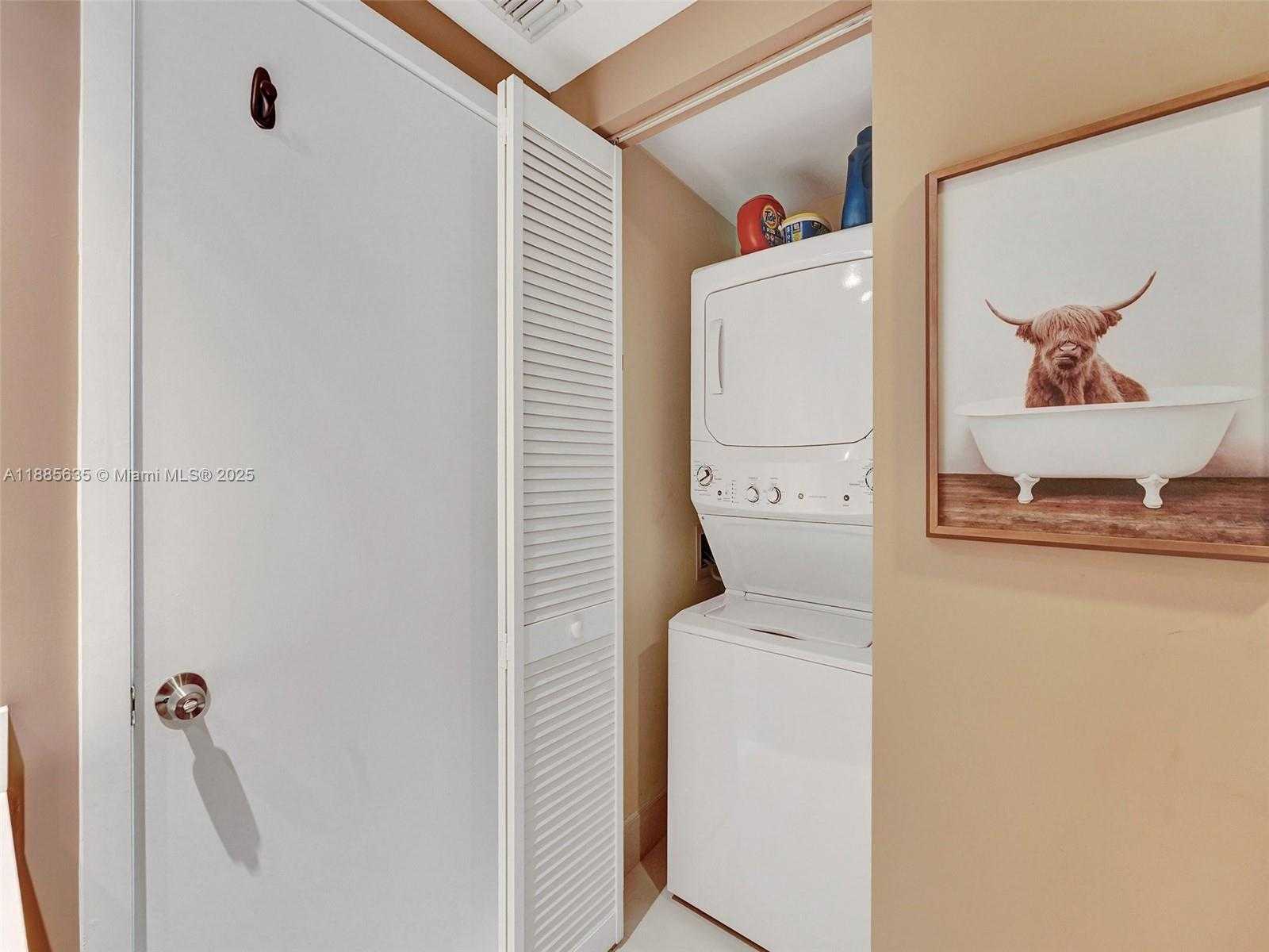 Small Image of 121 NORTH EAST 34TH ST #2106A, Miami Number 24