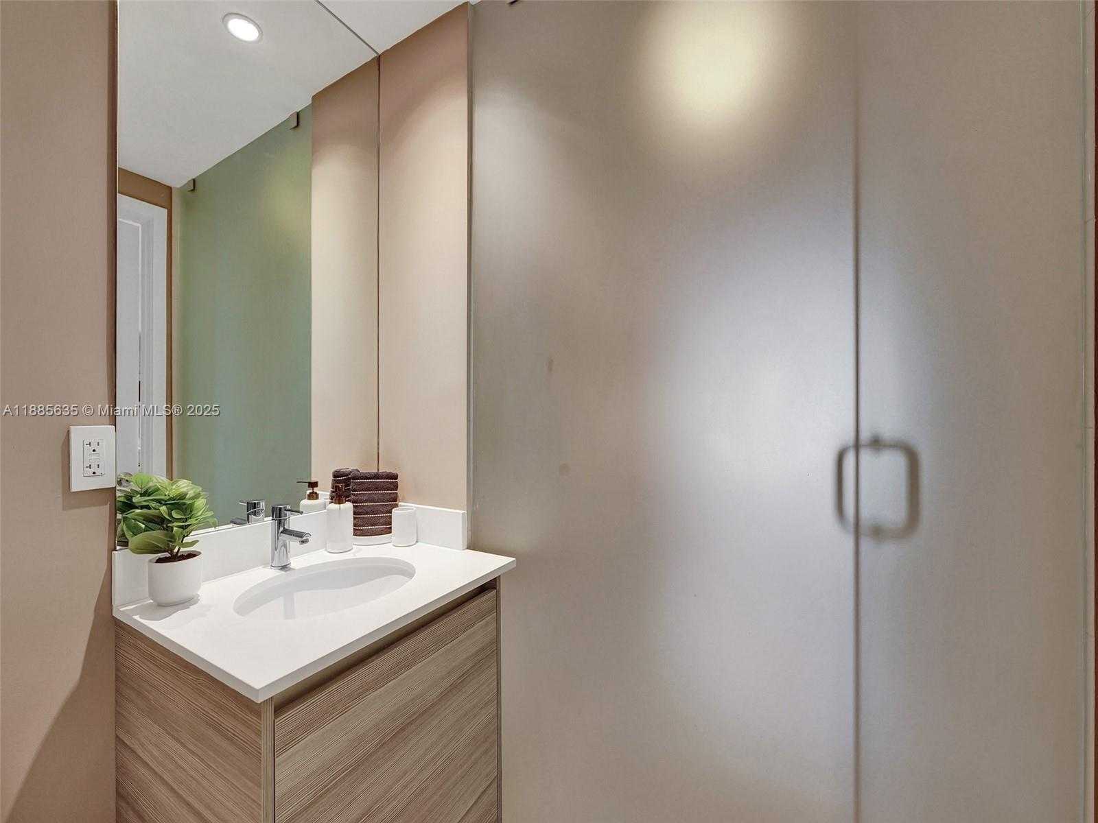 Small Image of 121 NORTH EAST 34TH ST #2106A, Miami Number 32